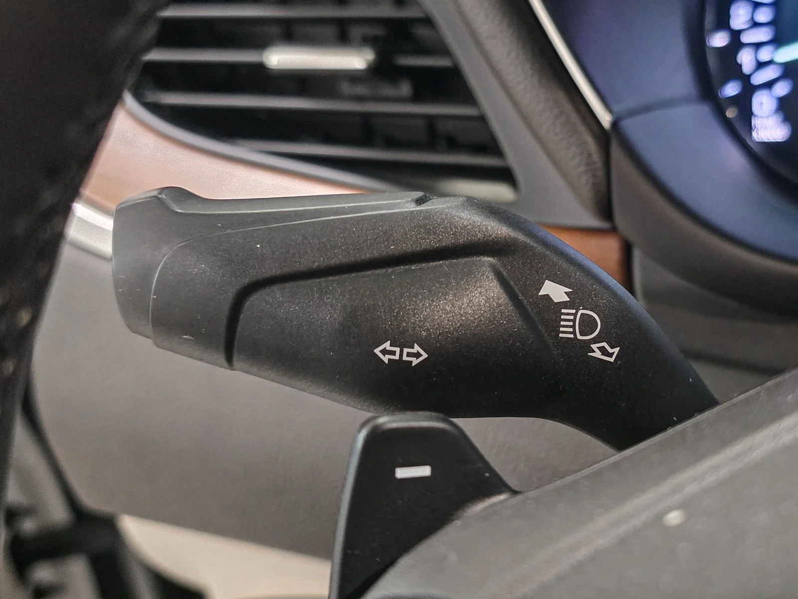 Used 2019 White Lincoln Select image 37