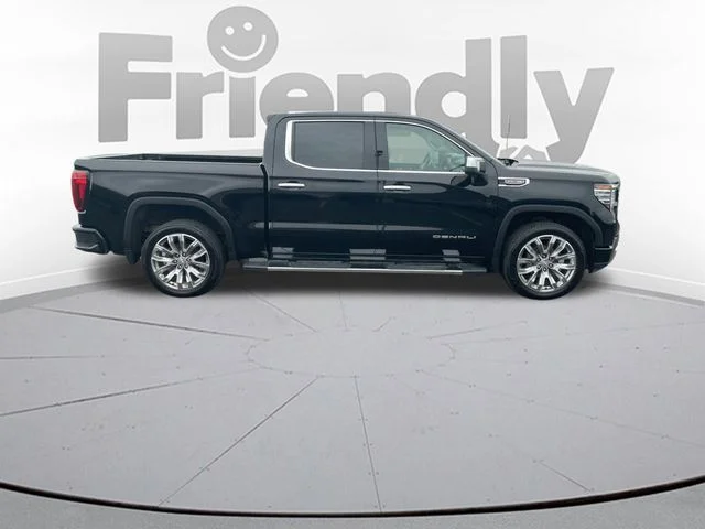 Used 2022 Black GMC Denali image 4