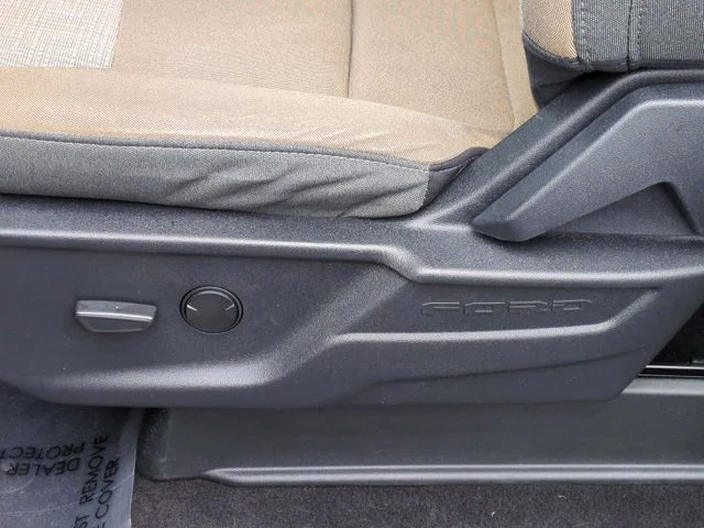 Used 2023 Black Ford XLT image 12
