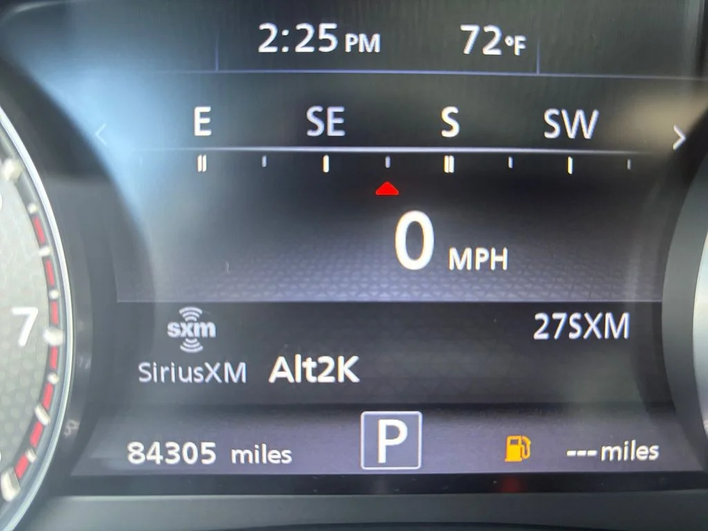Used 2022 White Nissan SL image 21