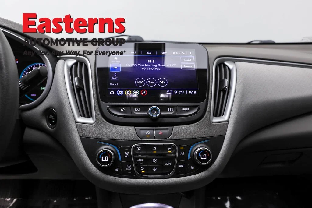 Used 2022 White Chevrolet LT image 12