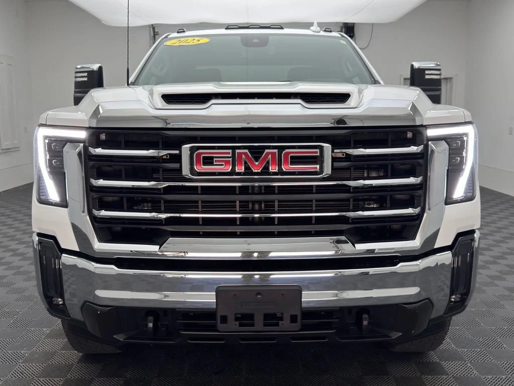 Used 2025 Summit White GMC SLT image 13