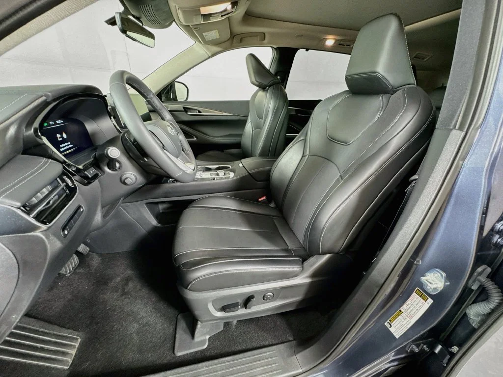 Certified Used 2026 Blue INFINITI LUXE image 28