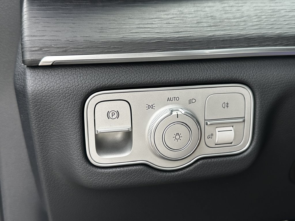 New 2026 MANUFAKTUR Silicon Grey Mercedes-Benz GLS 450 image 73