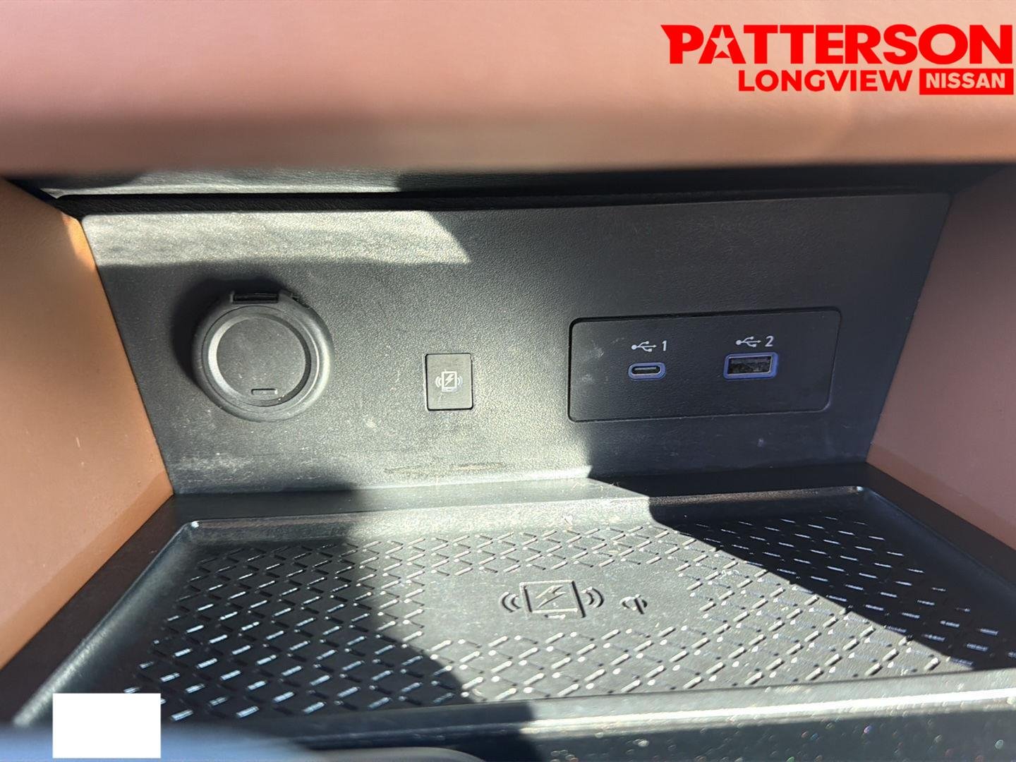Used 2023 Obsidian Green Pearl Nissan Platinum image 15