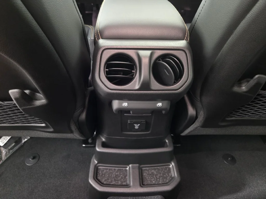 New 2026 Anvil Clear-Coat Exterior Paint Jeep Sahara image 20