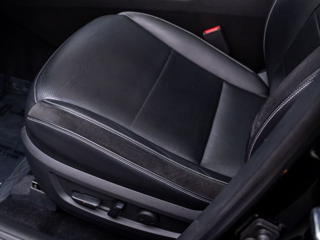 Used 2019 Black Obsidian INFINITI ESSENTIAL image 16