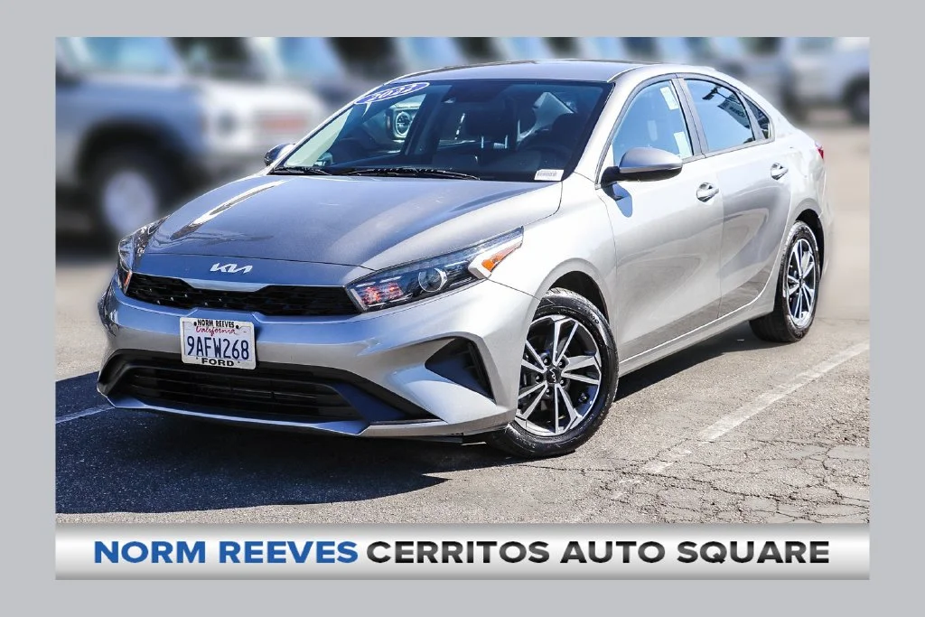Used 2022 Gray Kia LXS image 1