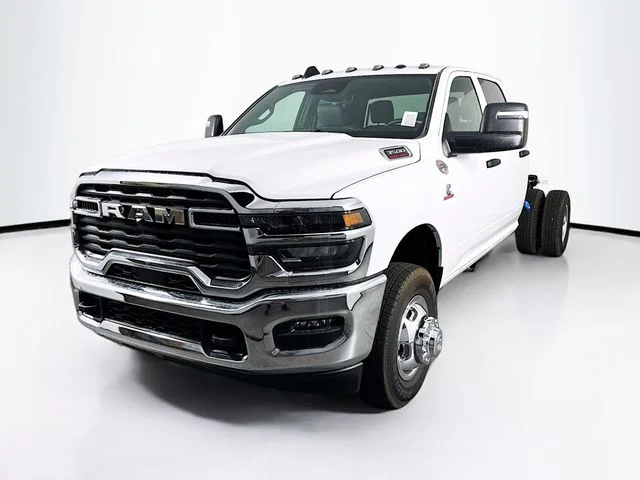 New 2026 Bright White Clear-Coat Exterior Paint RAM TRADESMAN image 3