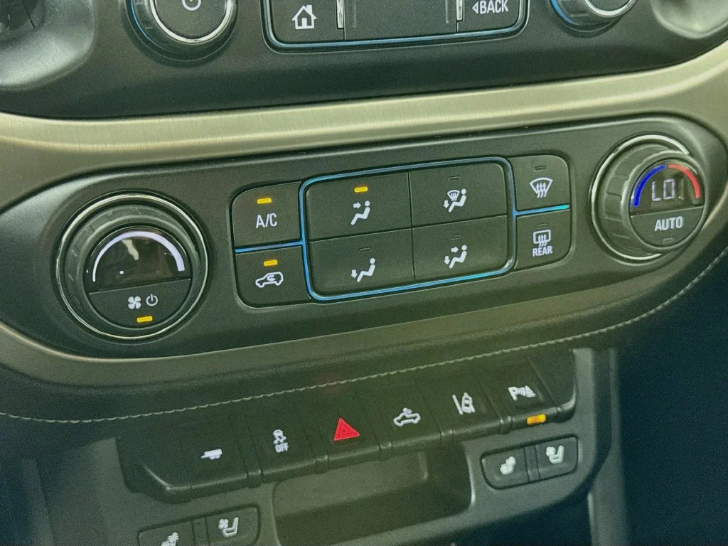 Used 2020 Gray GMC Denali image 18