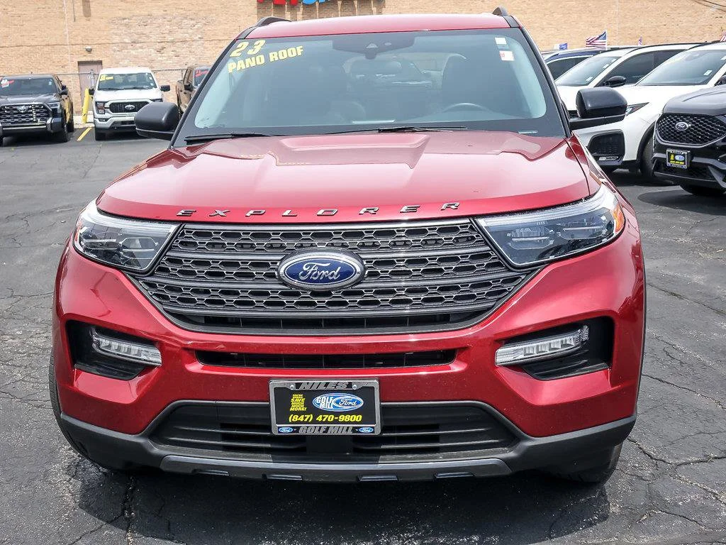 Used 2023 Red Metallic Ford XLT image 4