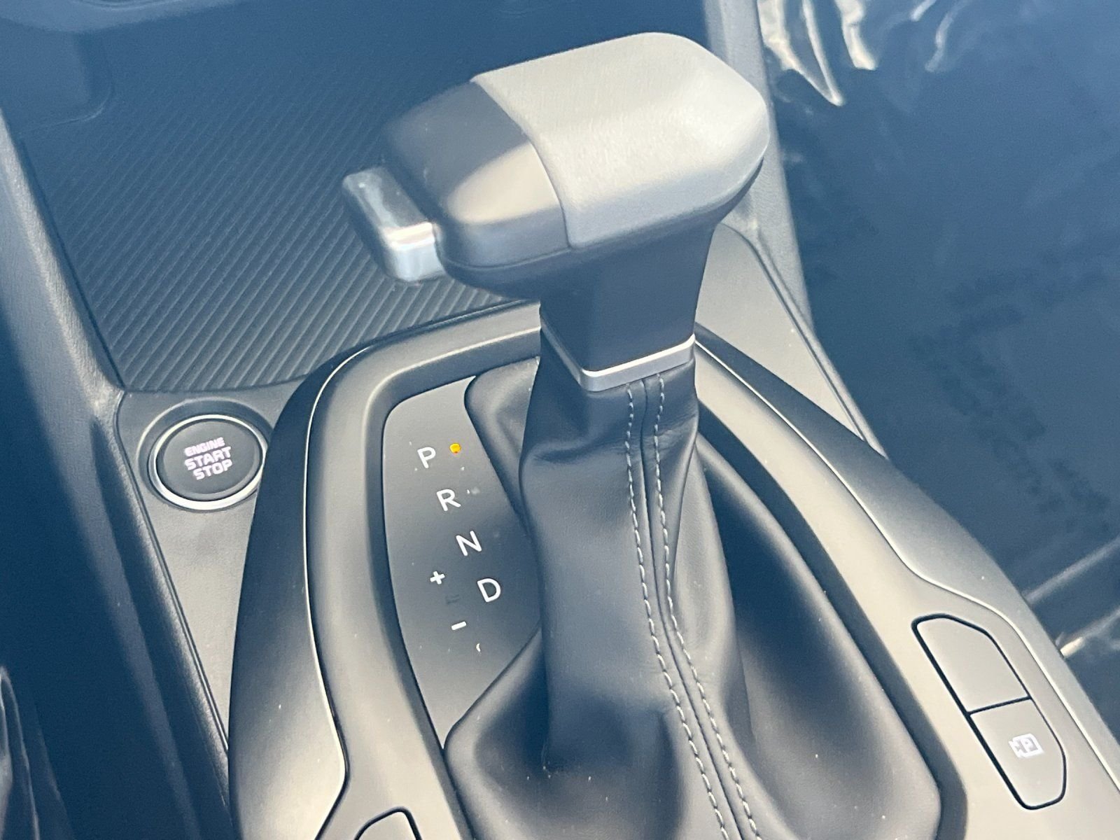 New 2026 Snow White Pearl Kia LXS image 21