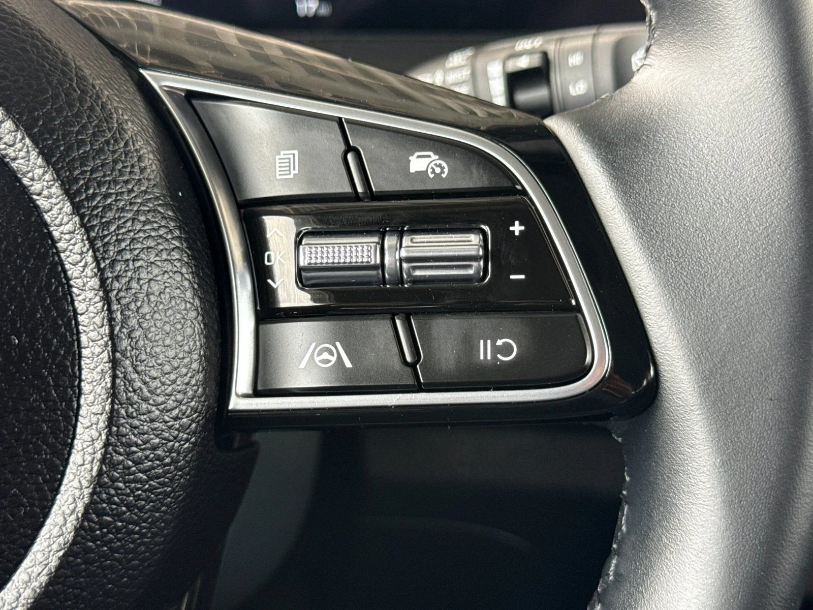 New 2026 White Kia EX image 28