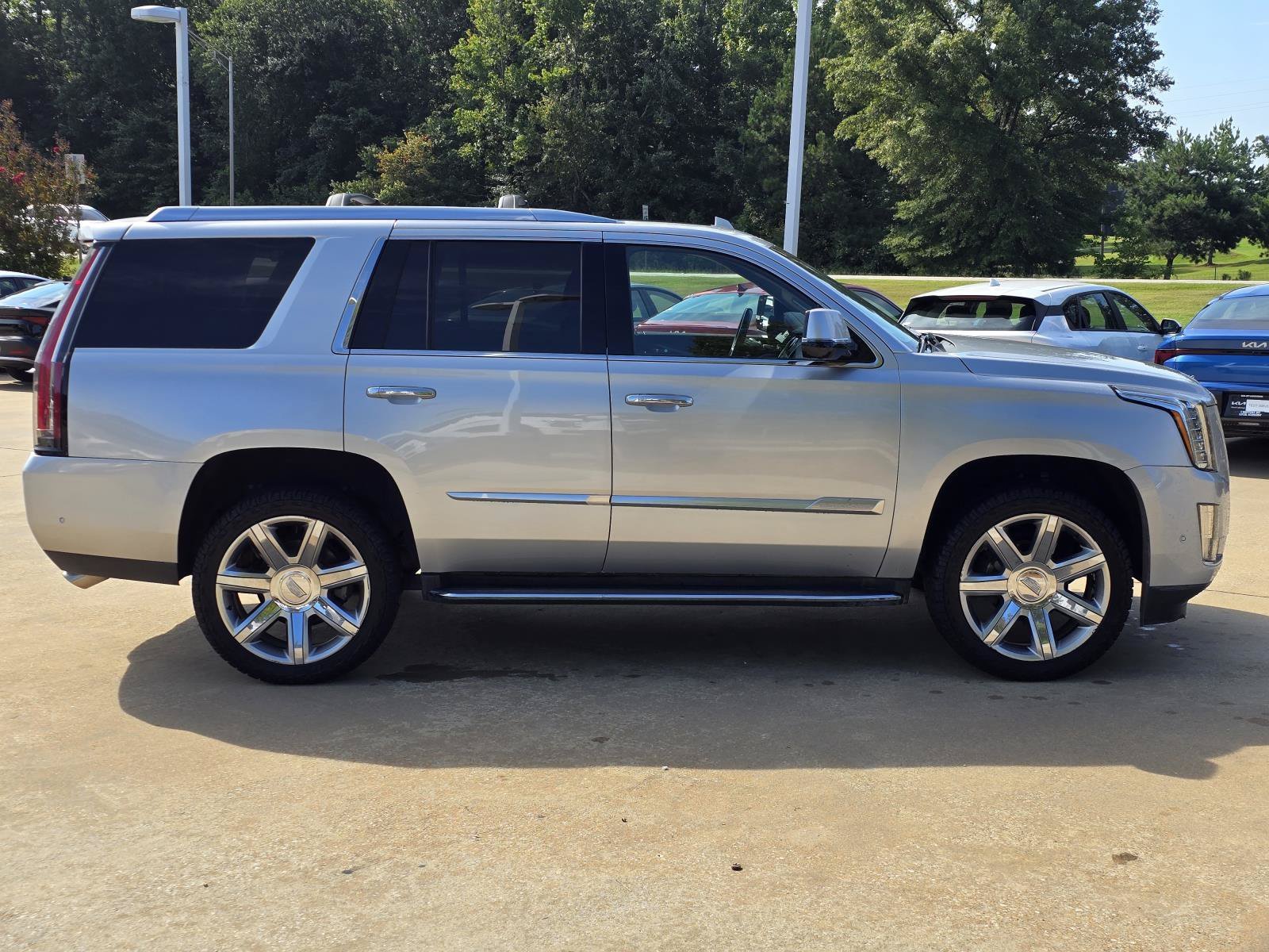 2020 Cadillac Escalade Luxury - Photo 6