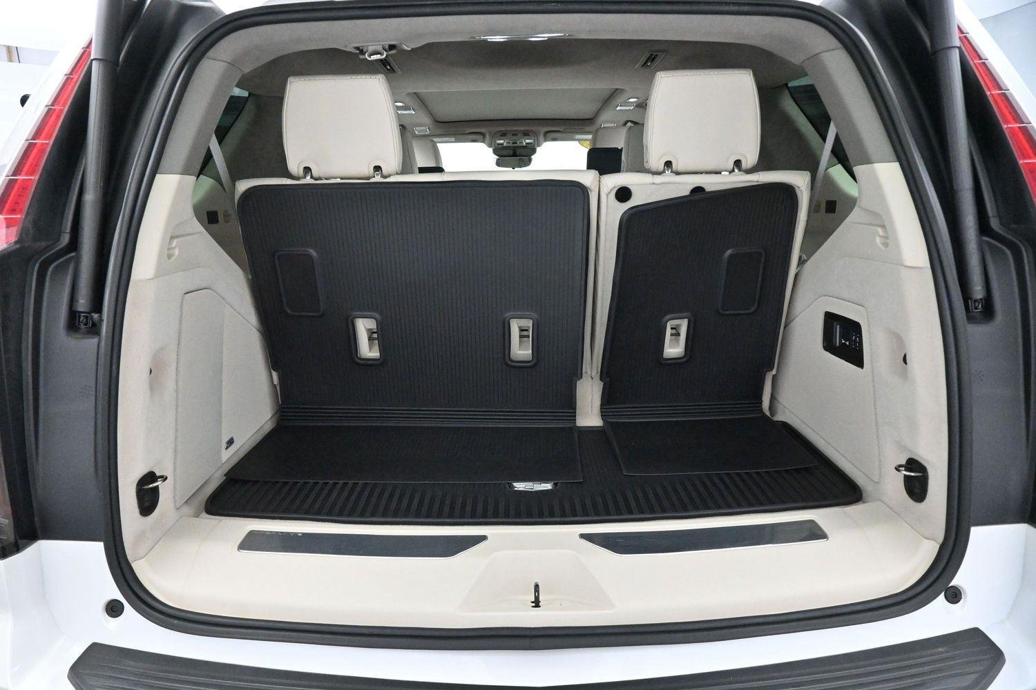 Used 2024 Crystal White Tricoat Cadillac Sport Platinum image 9