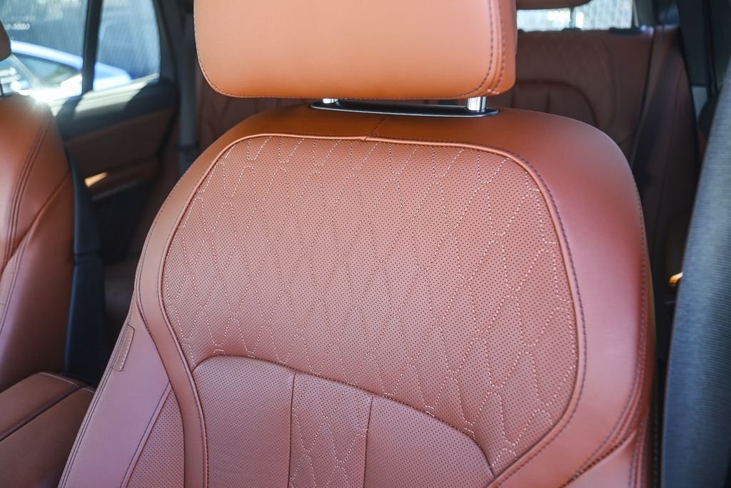 Used 2025 Green Metallic BMW xDrive40i image 20