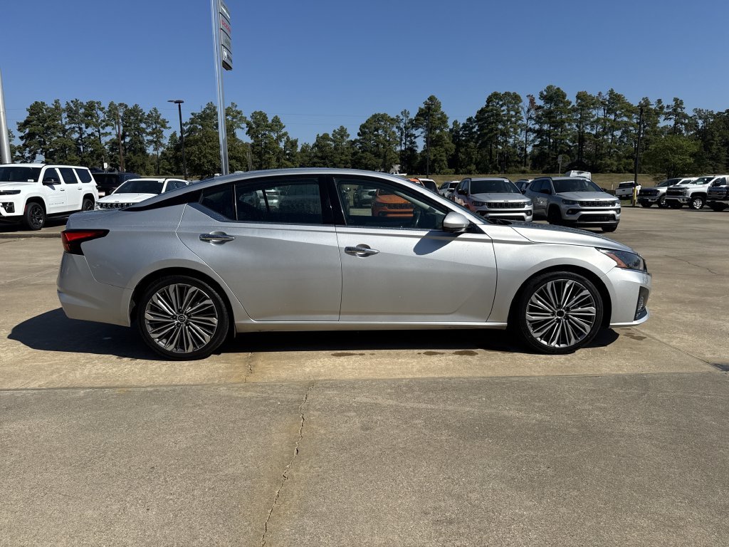 Used 2023 Silver Nissan 2.5 SL image 4