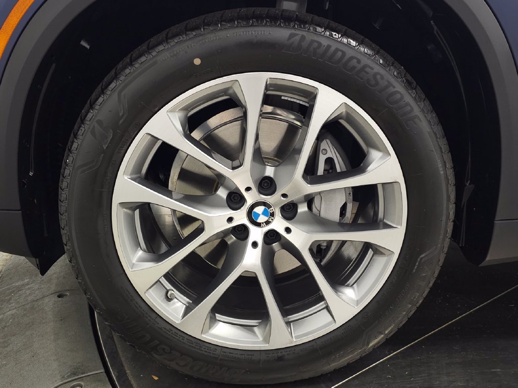 Used 2026 Blue BMW xDrive40i image 13
