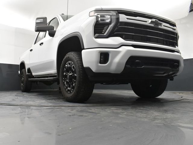Used 2024 White Chevrolet LT image 19