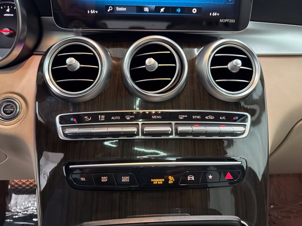 Used 2020 White Mercedes-Benz GLC 300 image 18