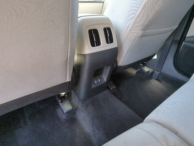 Used 2025  Hyundai SEL image 24