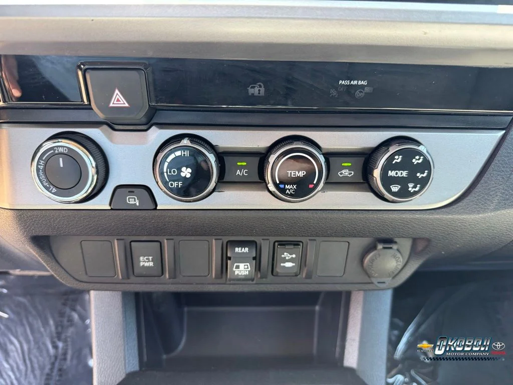 Used 2018 Silver Toyota SR5 image 11
