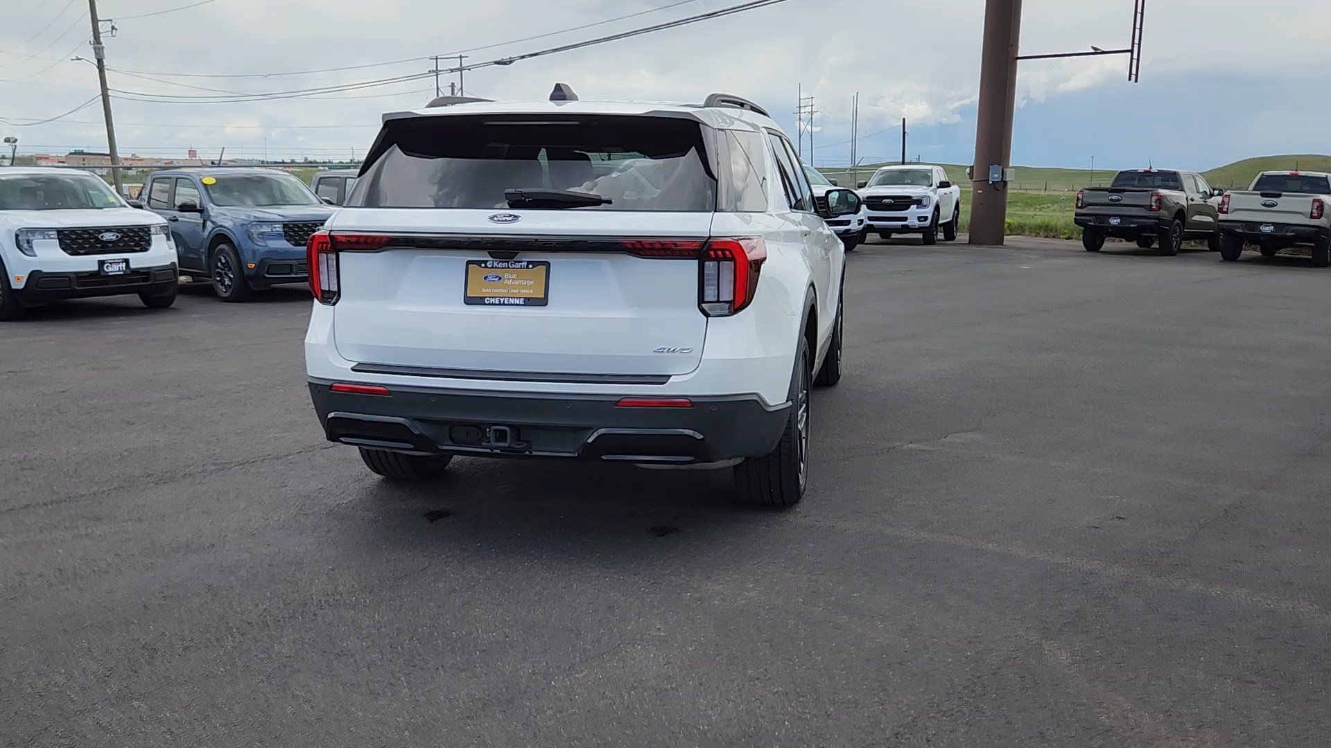 Used 2025 Star White Metallic Tri-Coat Ford ST-Line image 3