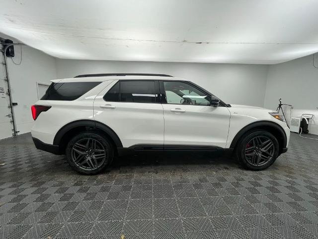 New 2026 Star White Metallic Tri-Coat Ford ST-Line image 9