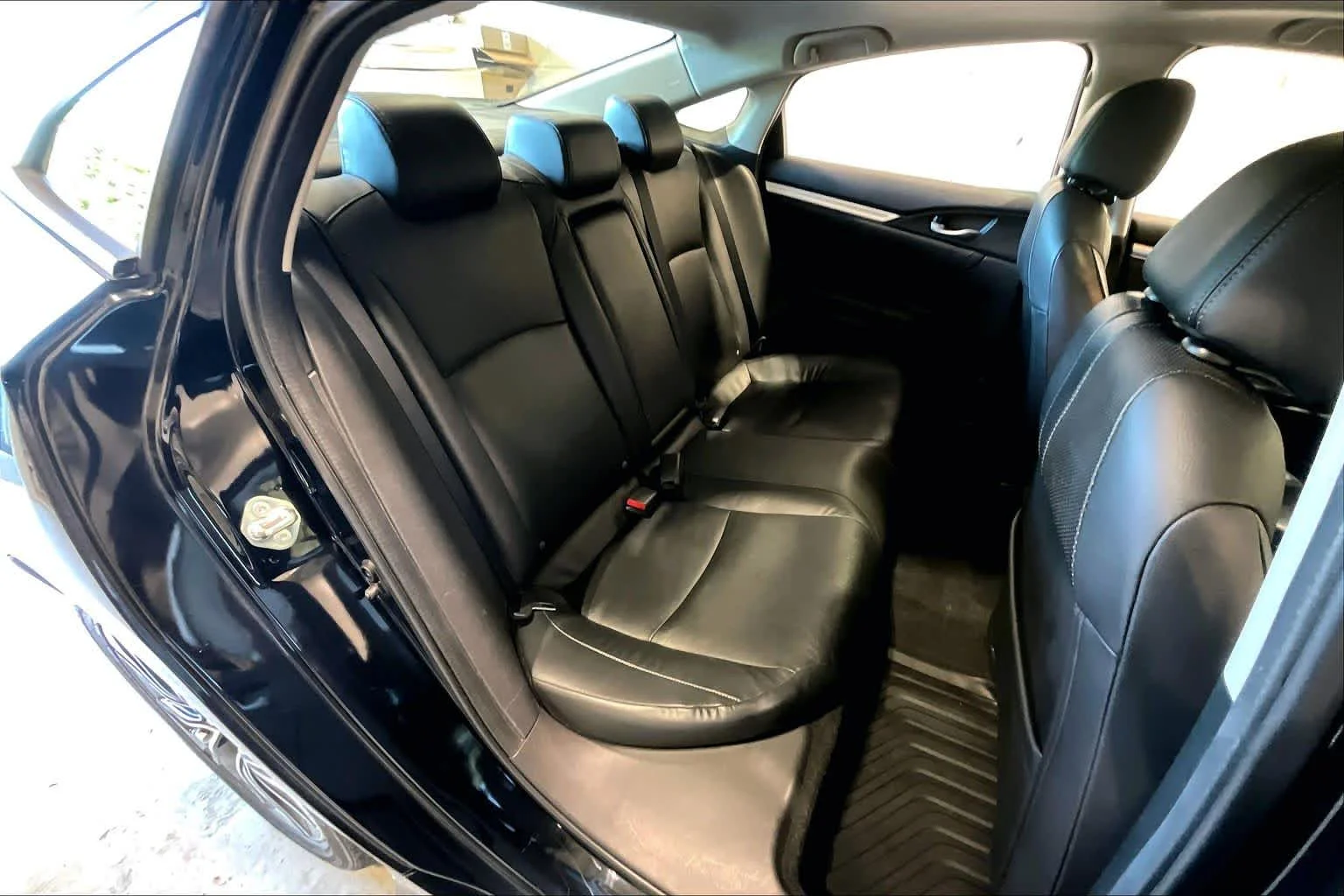 Used 2016 Crystal Black Pearl Honda EX-L image 25