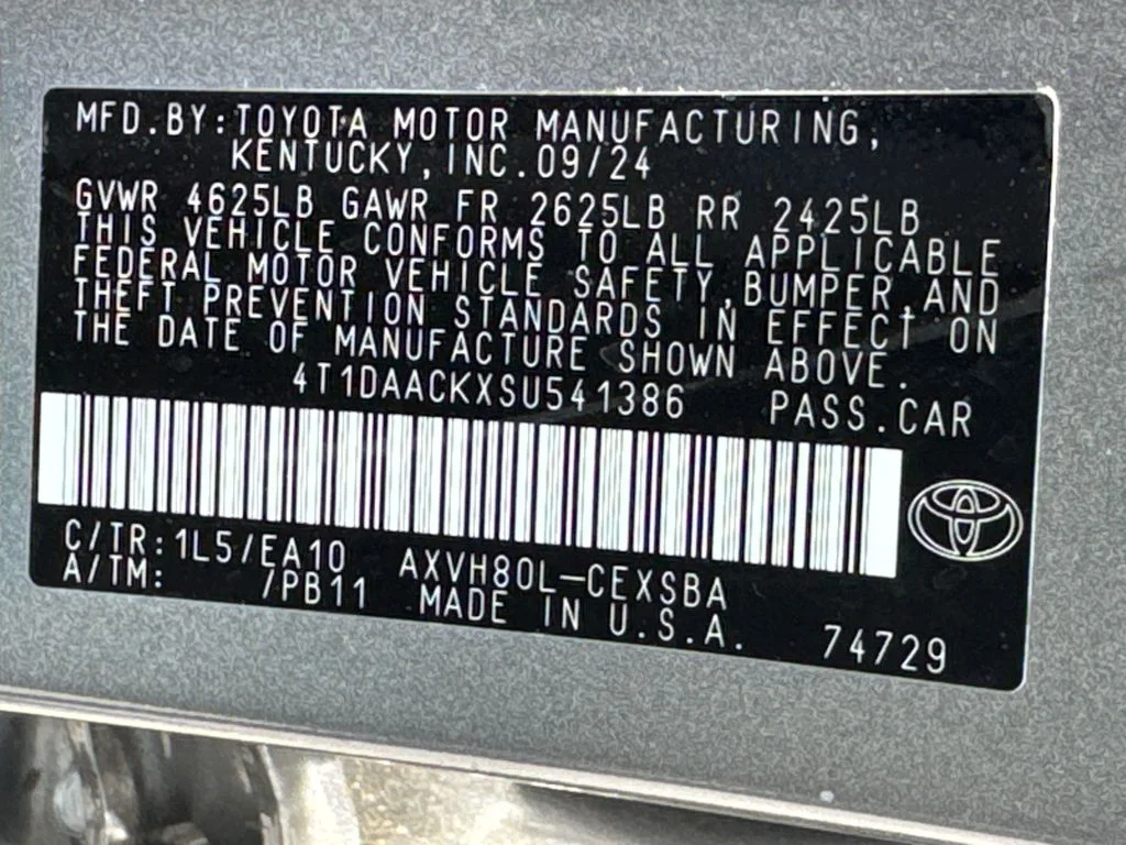 Used 2025  Toyota SE image 30