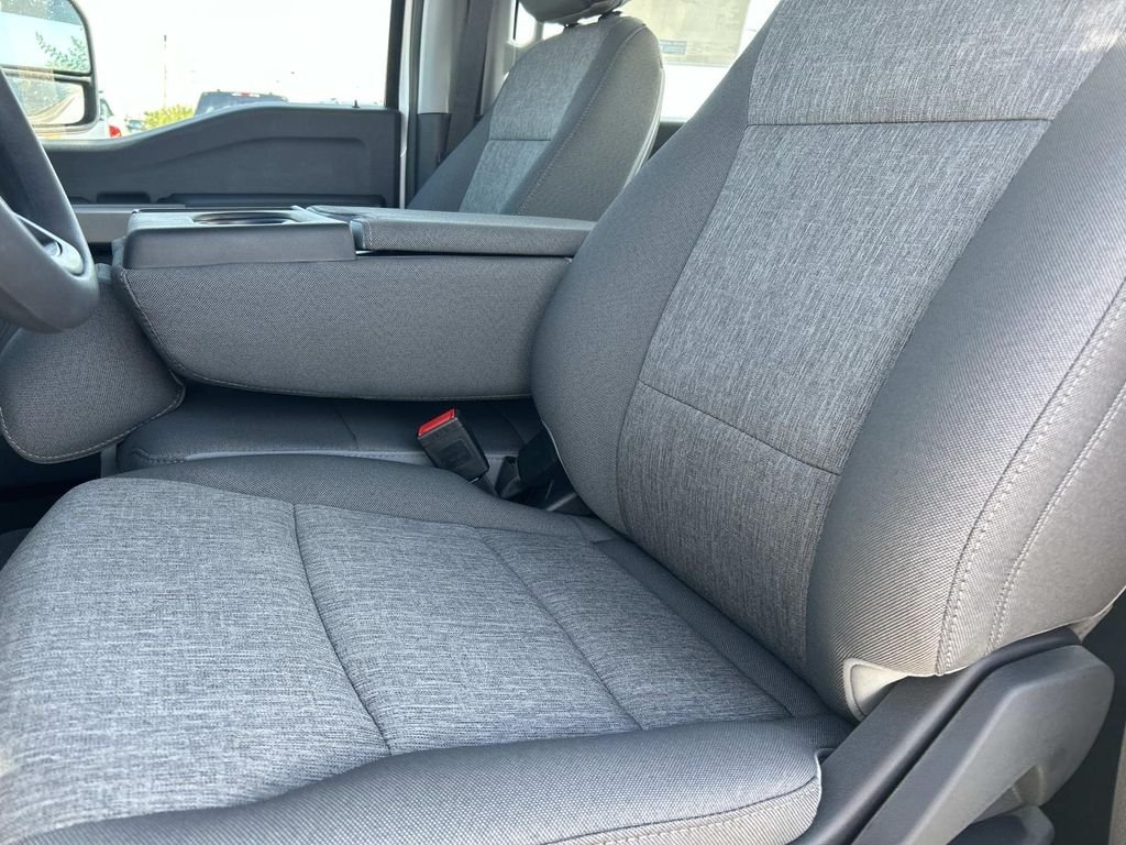 New 2027 Oxford White Ford F-250® XL image 17