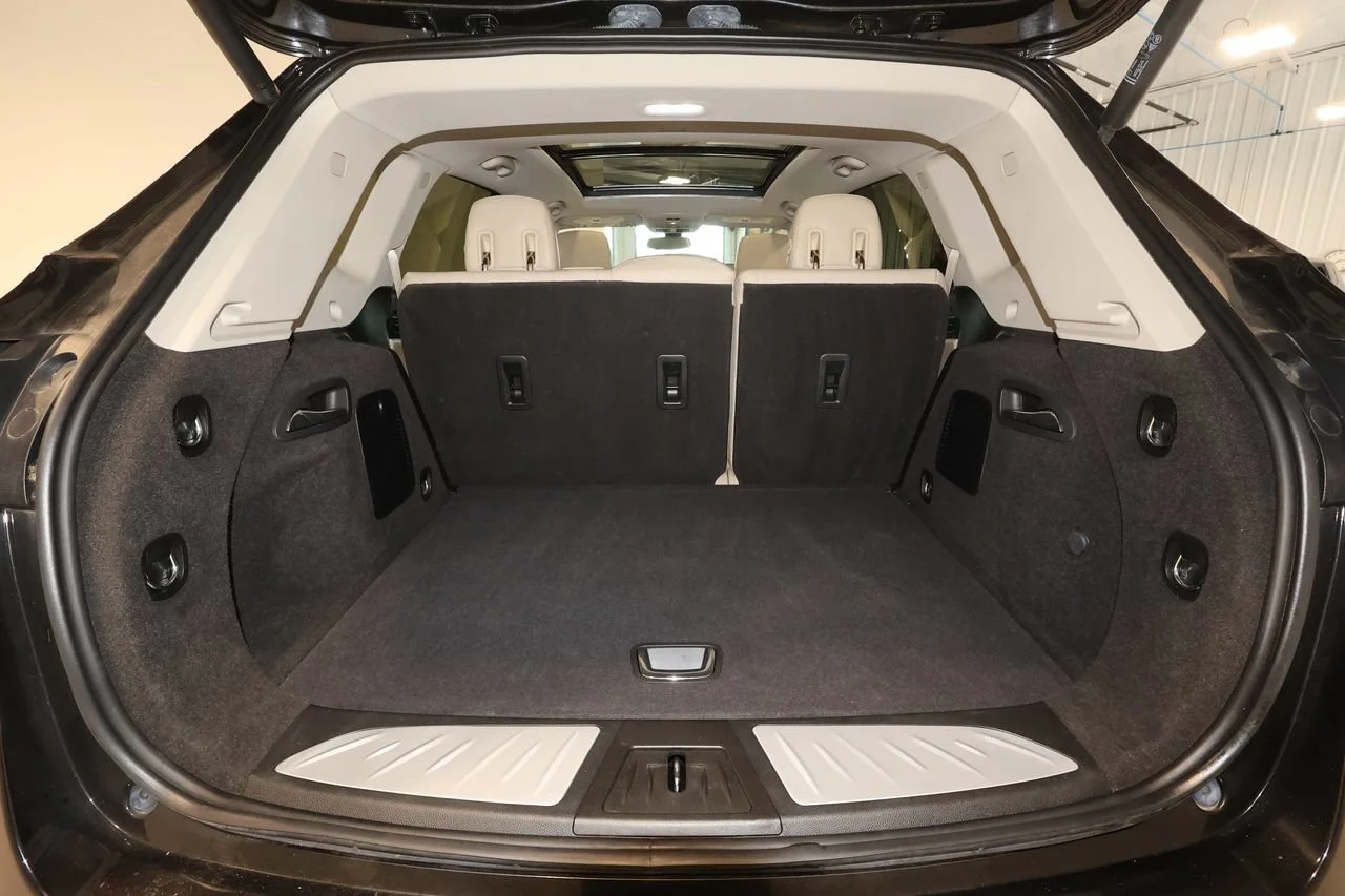 Used 2019 EBONY TWILIGHT METALLIC Buick Essence image 15