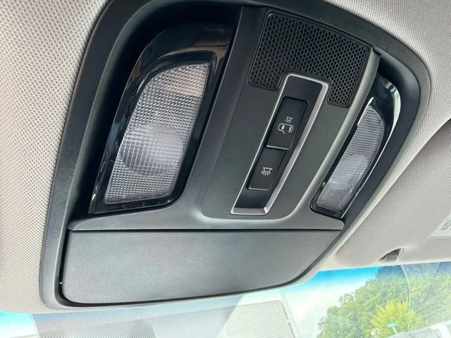 Used 2020 White Kia L image 20