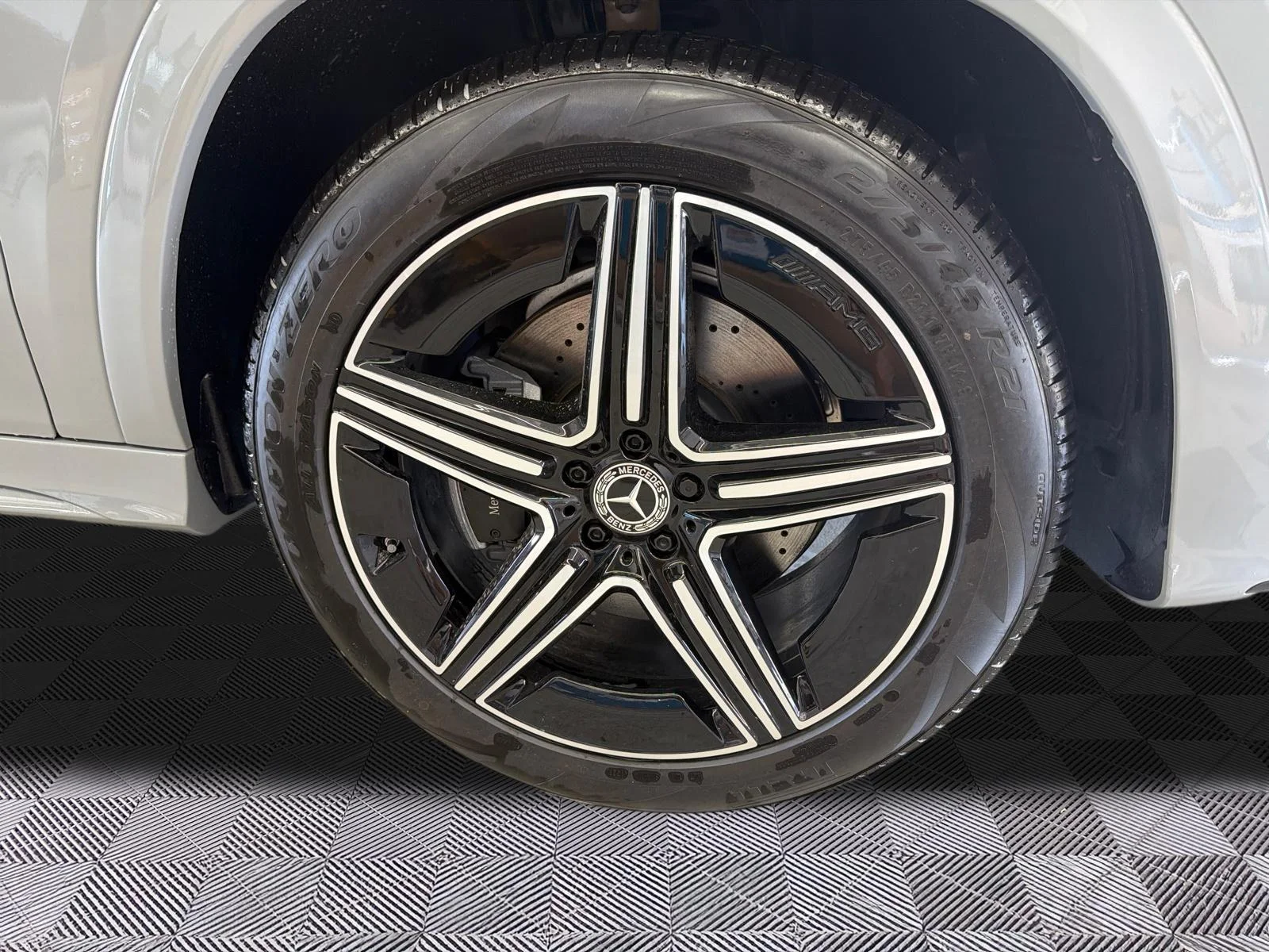 New 2026 Grey Mercedes-Benz GLE 450 4MATIC SUV image 2