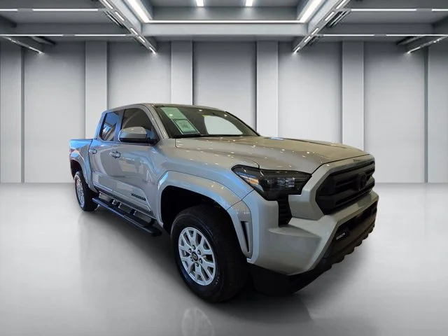 Used 2025 Silver Toyota SR5 image 4