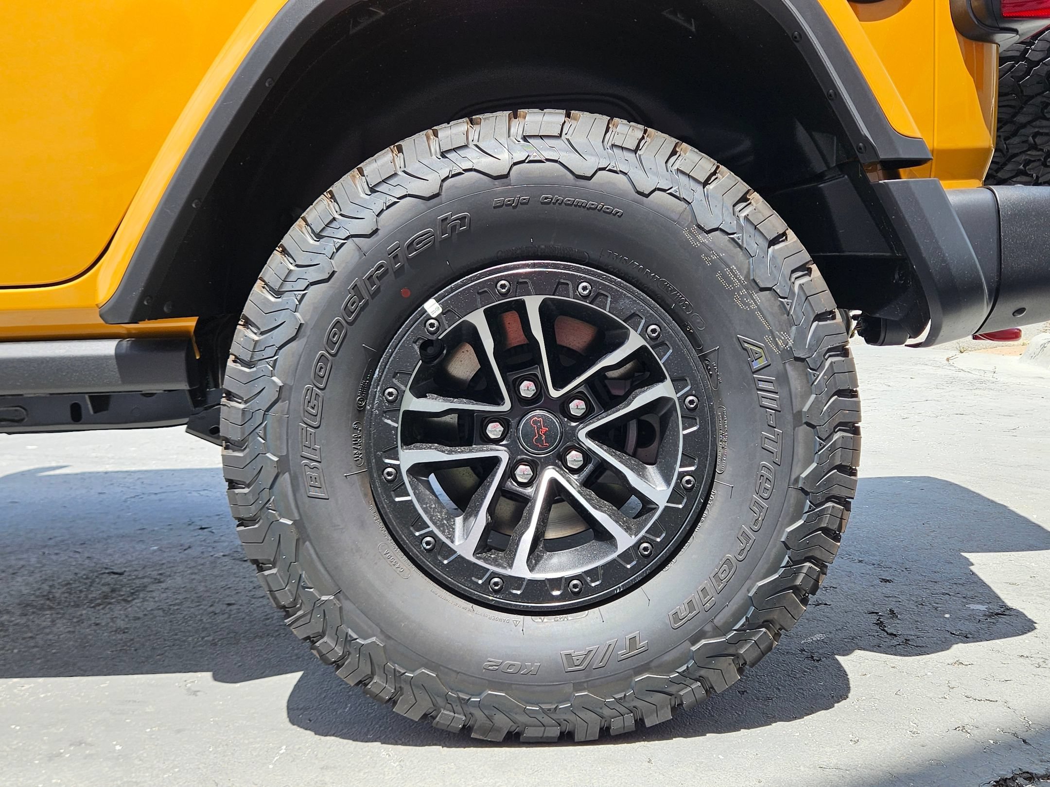 New 2026 Goldilocks Exterior Paint Jeep Rubicon X image 25