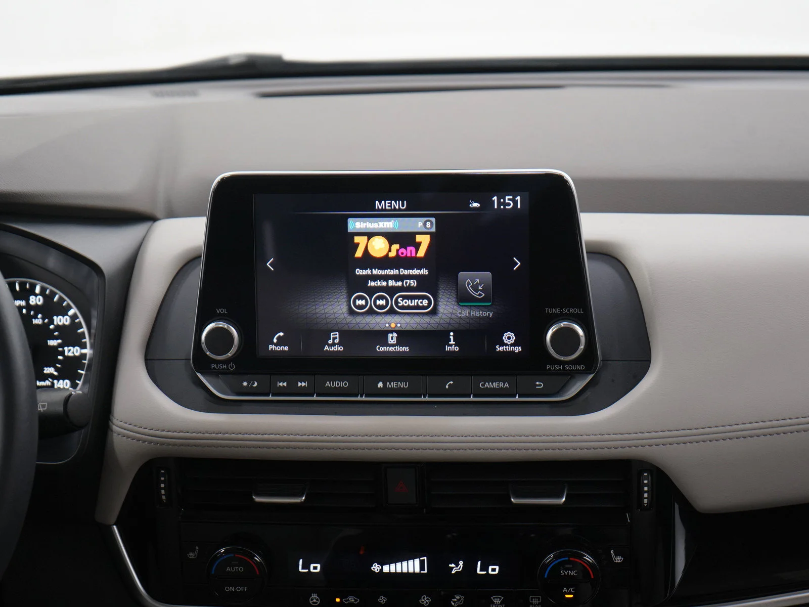 Used 2023 Pearl White Tricoat/Super Black Nissan SL image 15