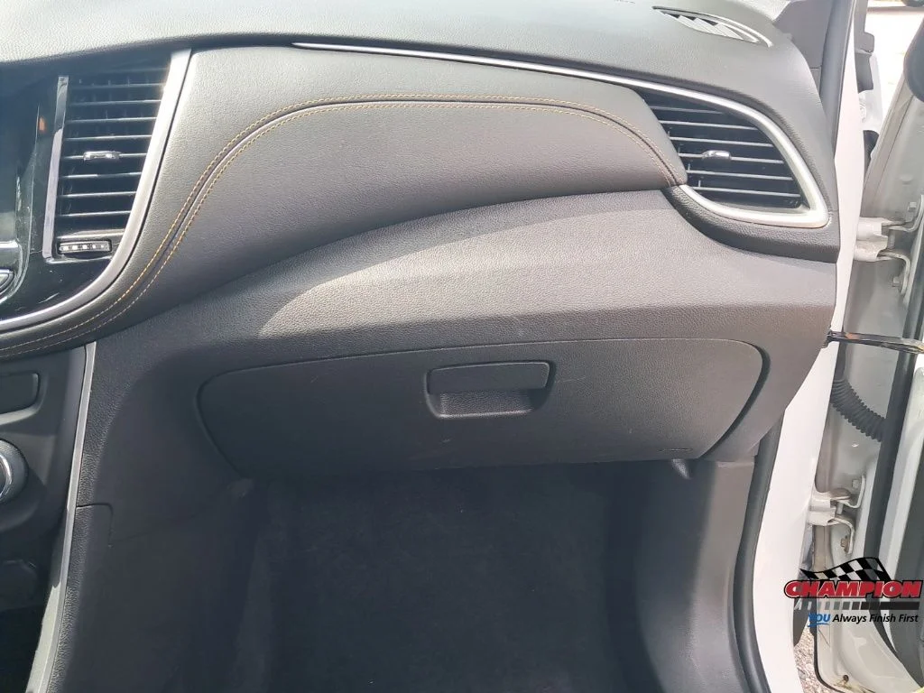 Used 2018 White Chevrolet LS image 39