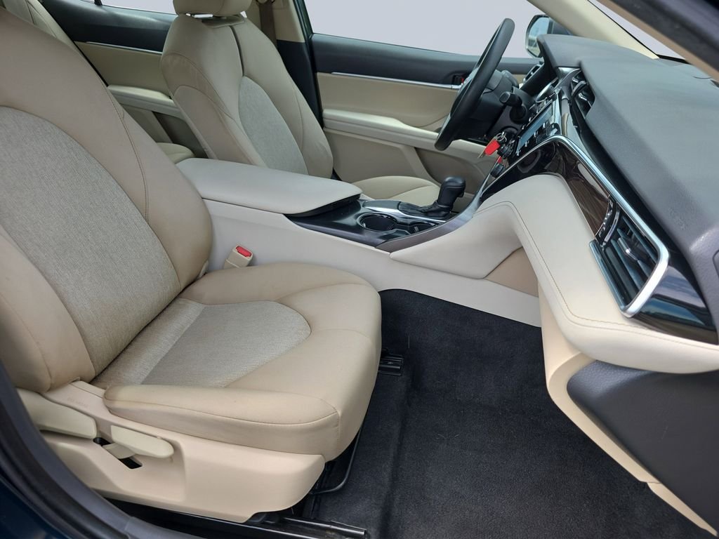 2018 Toyota Camry LE - Photo 32
