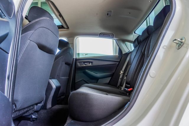 Used 2023 White Honda EX image 38