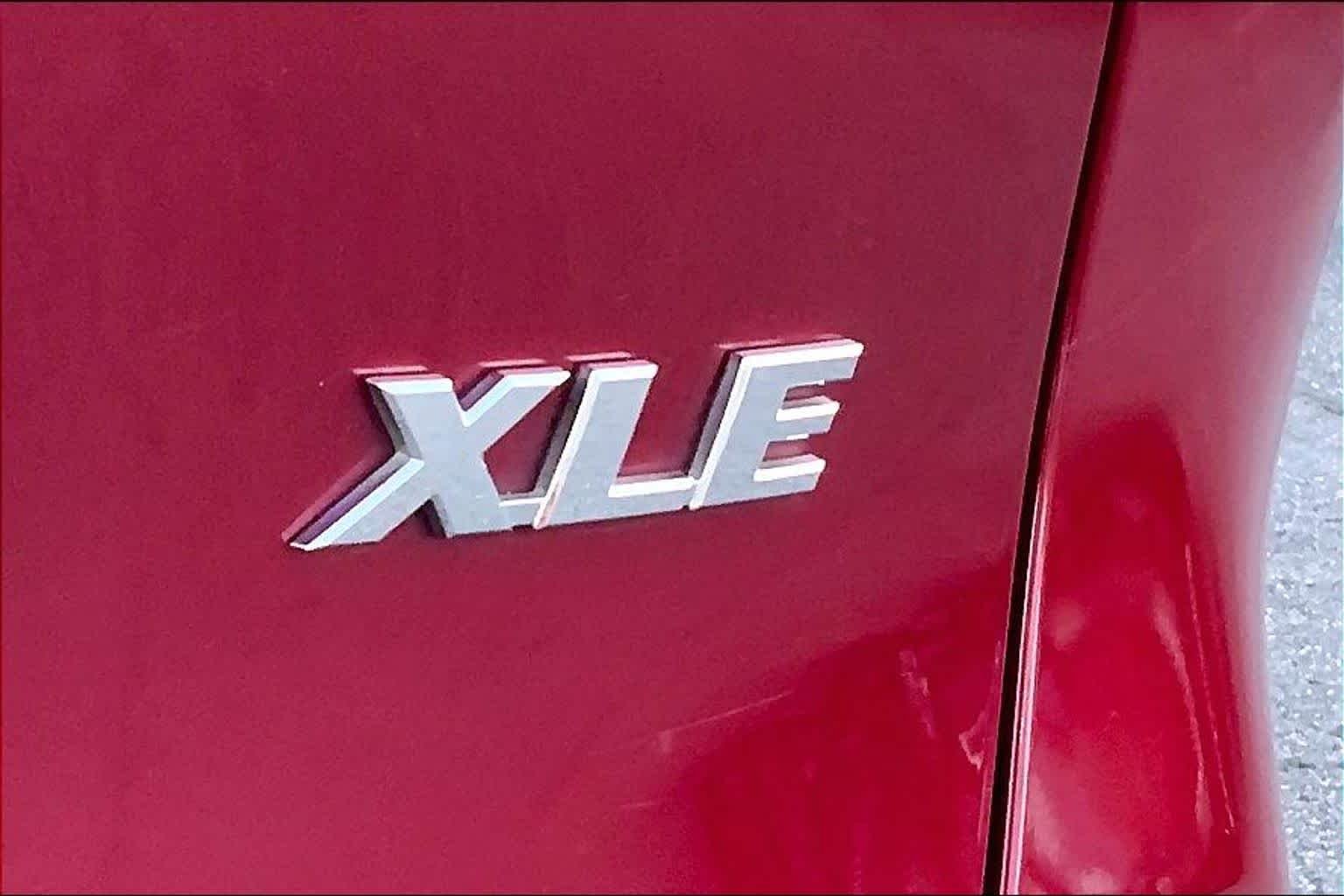 Used 2021 Ruby Flare Pearl Toyota XLE image 6