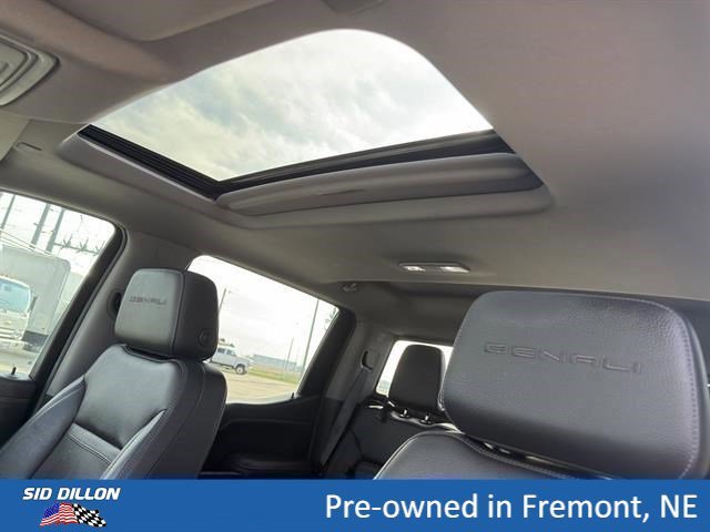 Used 2020 Onyx Black GMC Denali image 19