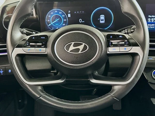 Certified Pre-Owned 2025 Hyundai Elantra SEL Convenience
