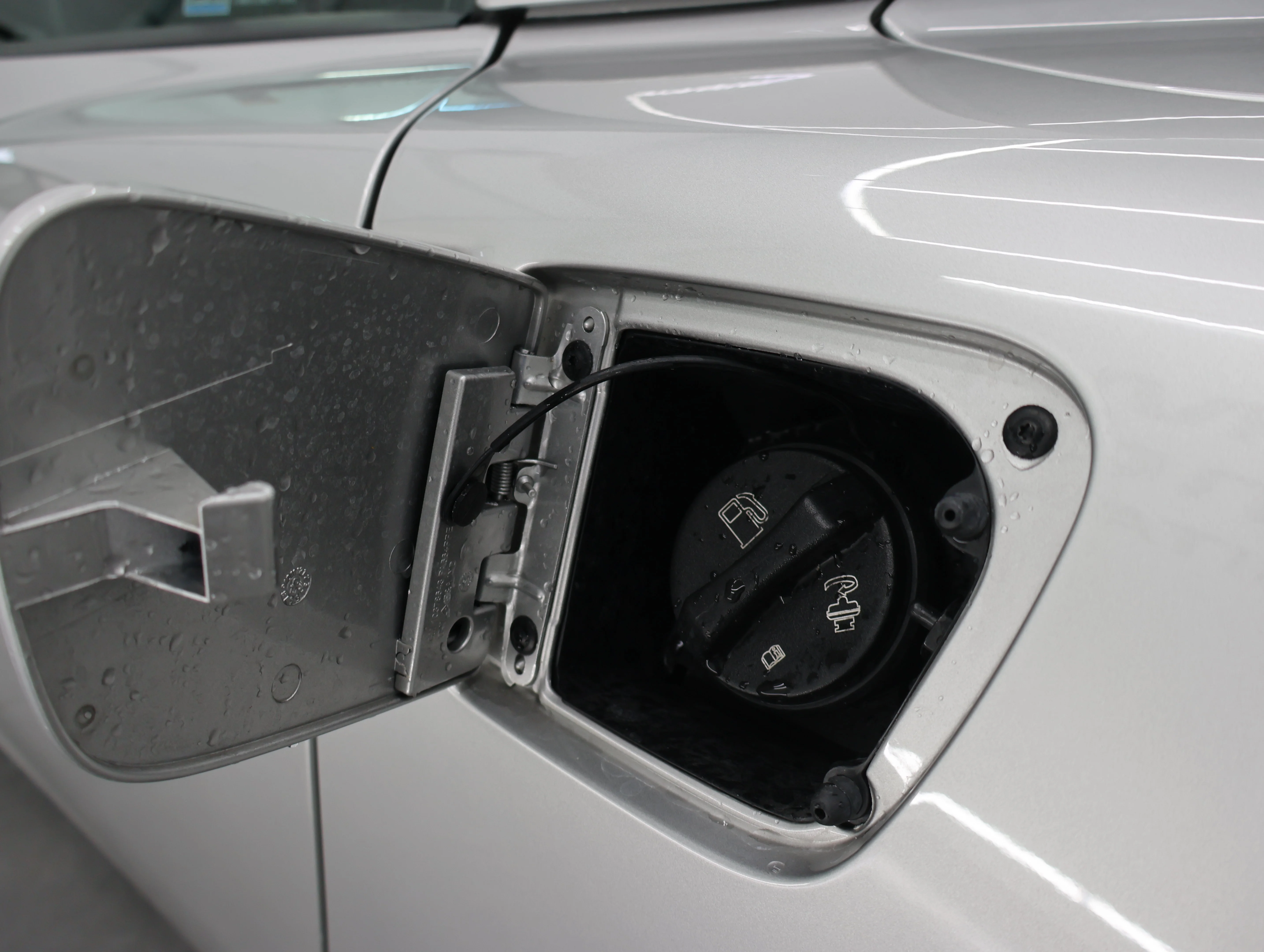 Used 2005 Machine Silver Metallic Chevrolet Base image 23