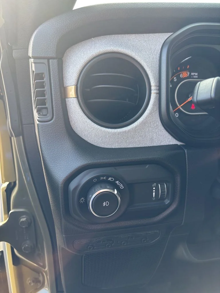 2025 Jeep Wrangler 4-Door Willys - Photo 16