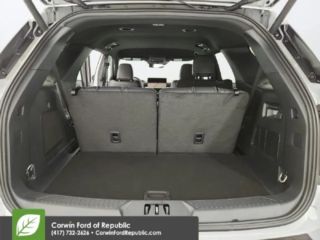 New 2026 Space White Metallic Ford Tremor® image 57