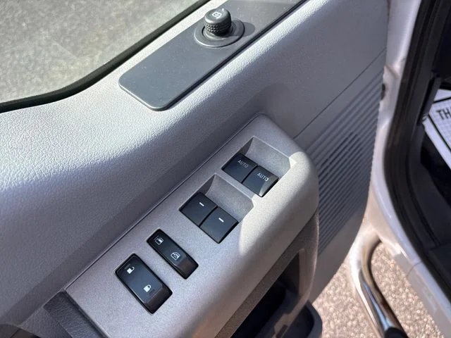 Used 2016 Oxford White Ford XLT image 17