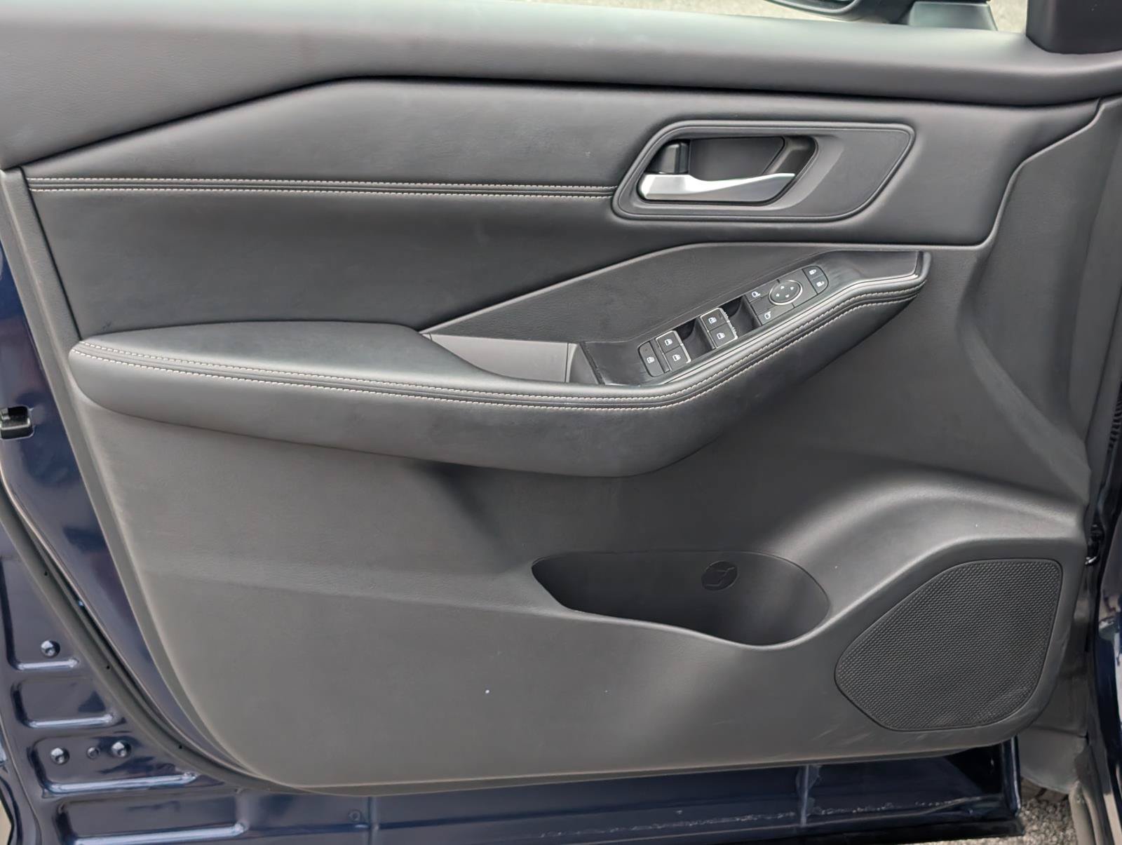 2026 Nissan Rogue SL - Photo 14