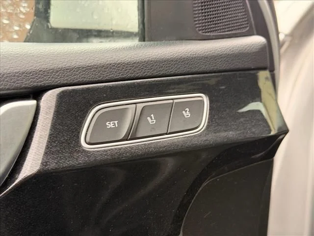 Used 2021 Silver Hyundai Calligraphy image 28