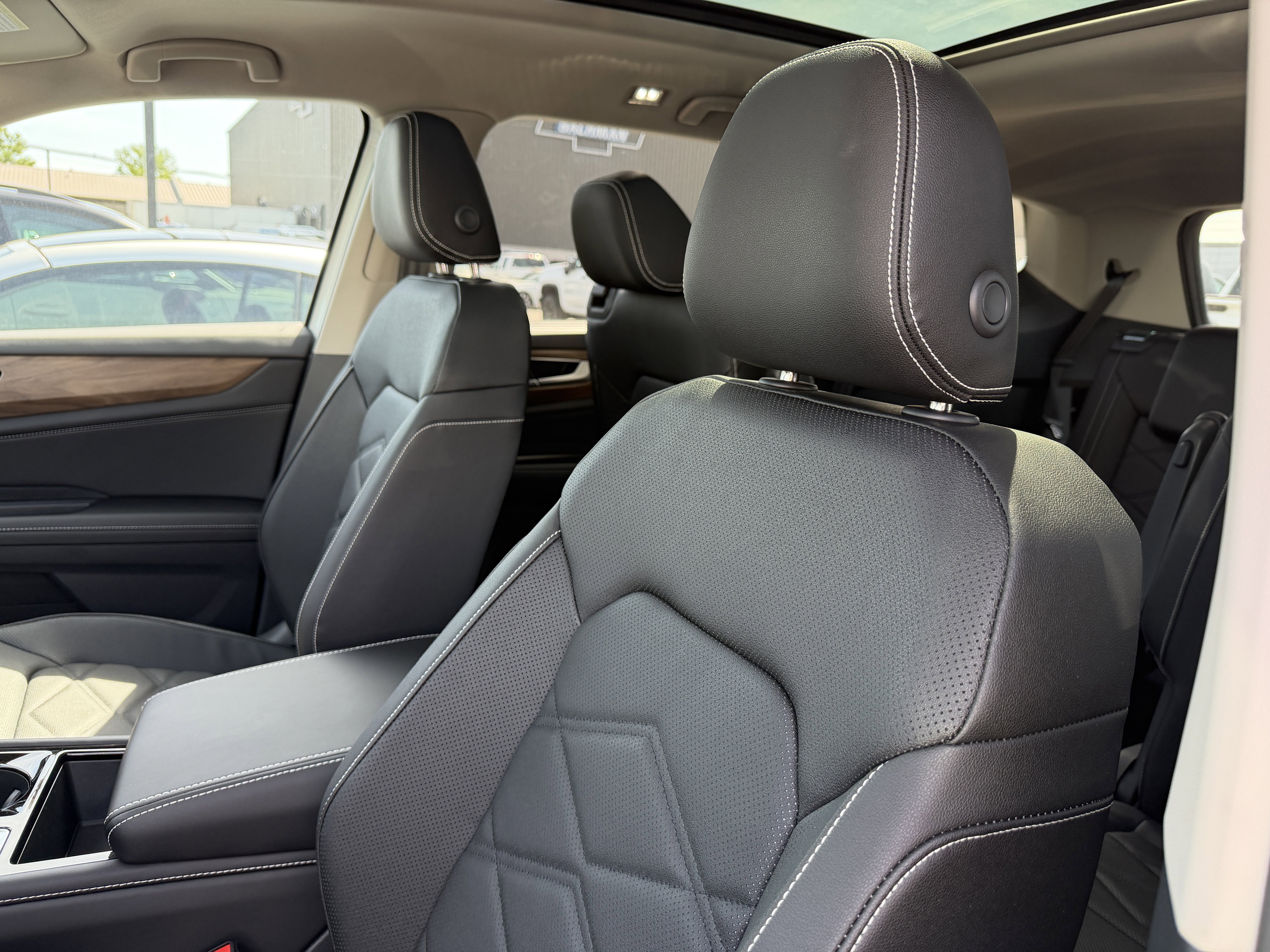 New 2026 Opal White Pearl Volkswagen 2.0T SE w/Technology image 12